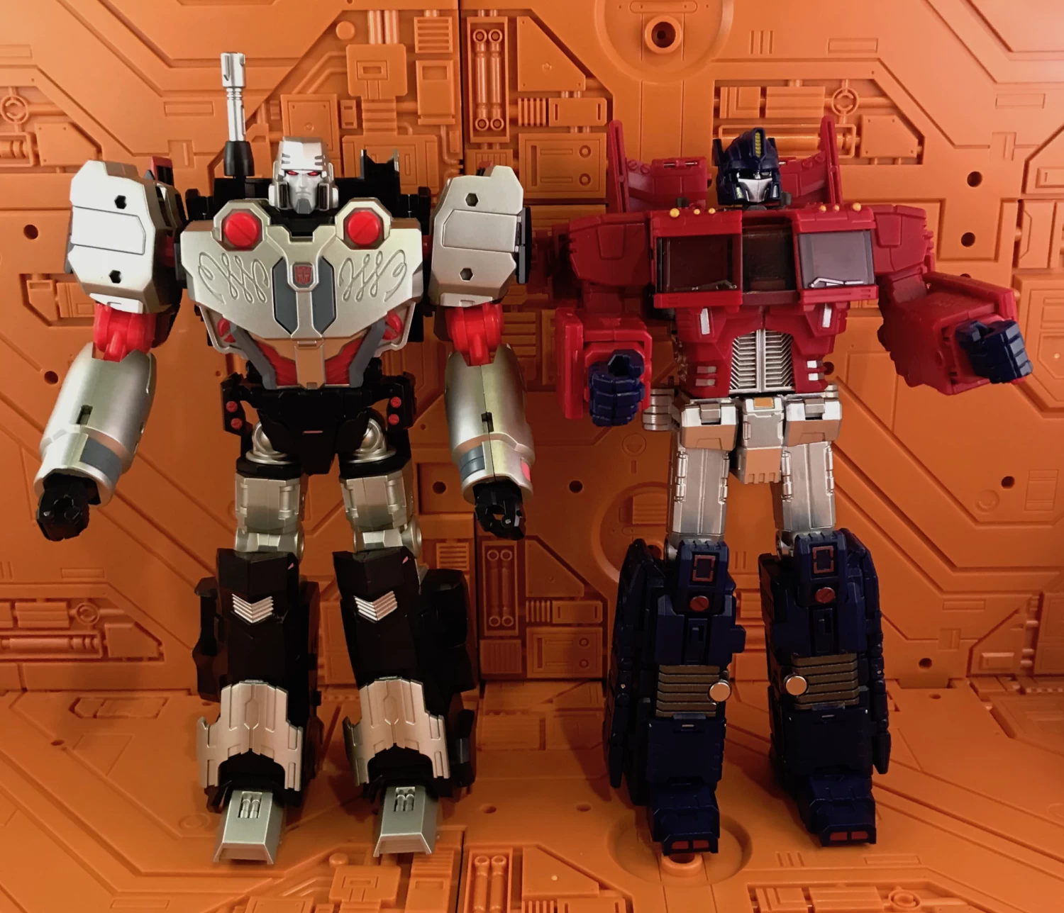 Zeta Toys EX-01 MP10 Optimus Prime 4 Zeta Toys EX-01 MP10 Optimus Prime - Image 2